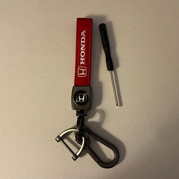 Honda Logo Key Fob Keychain in Red Leather NWT - Picture 1 of 3